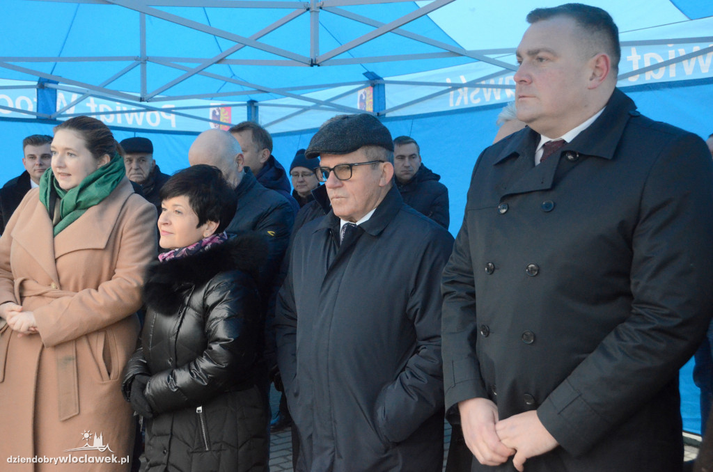 Posłanki, senator, starosta... otwierali drogę