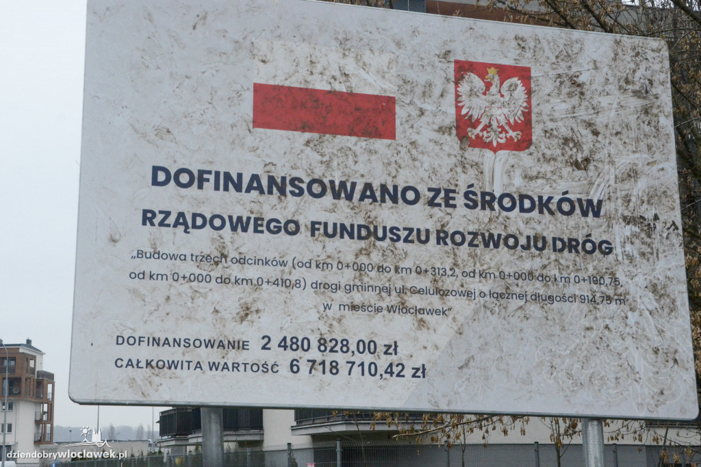 Na ul. Celulozowej wylewają asfalt