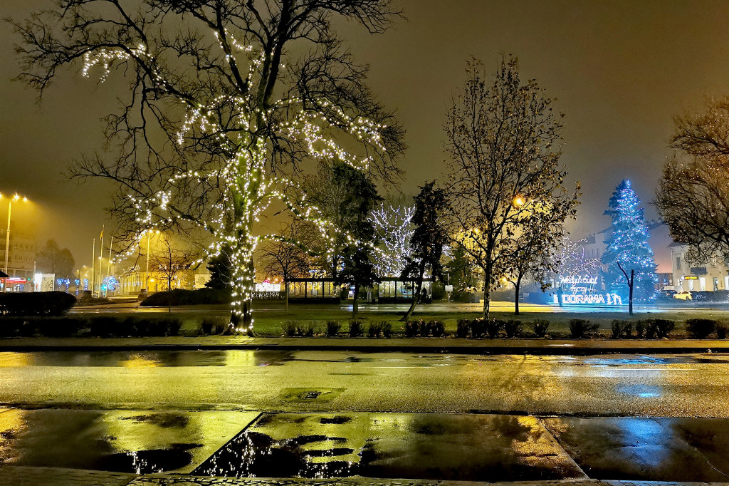 Centrum miasta w świątecznej iluminacji