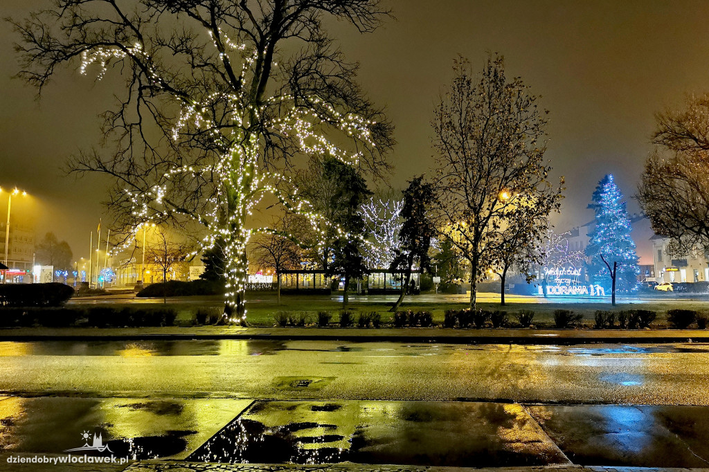 Centrum miasta w świątecznej iluminacji