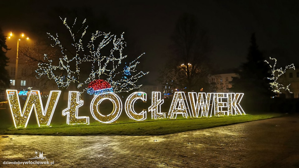 Centrum miasta w świątecznej iluminacji