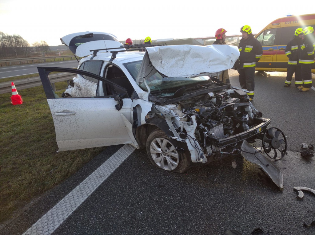 Zderzenie dwóch aut na autostradzie A1