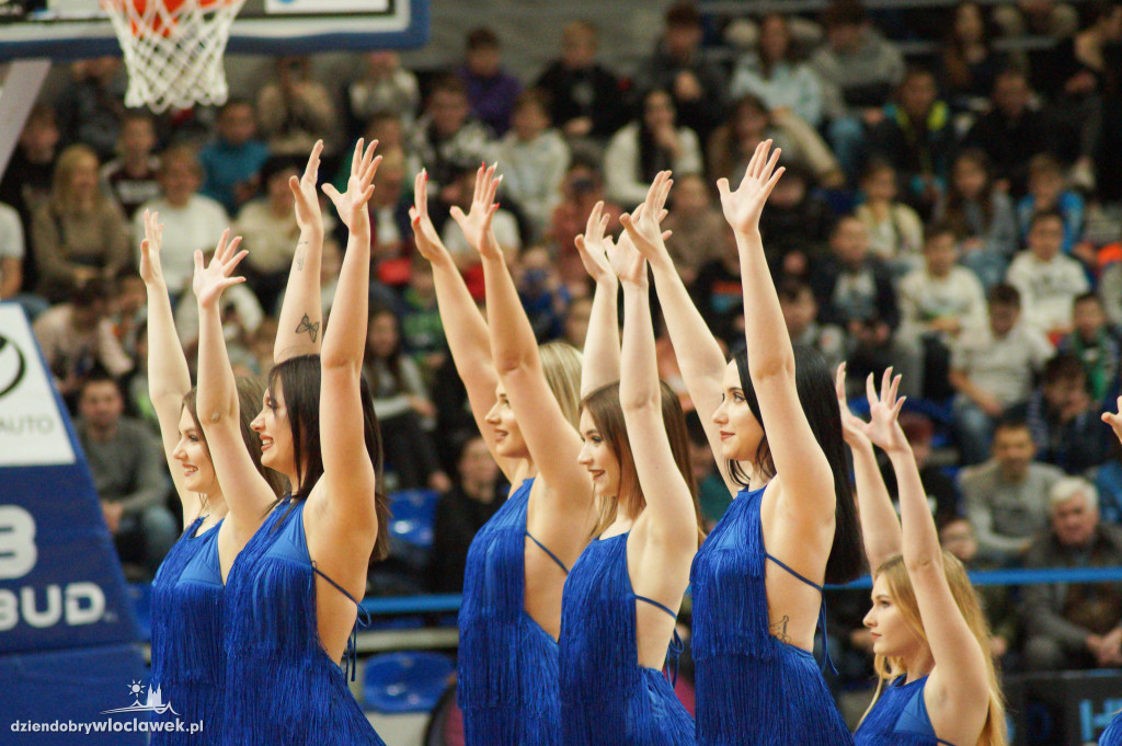 Cheerleaderki na meczu Anwil vs Keravnos