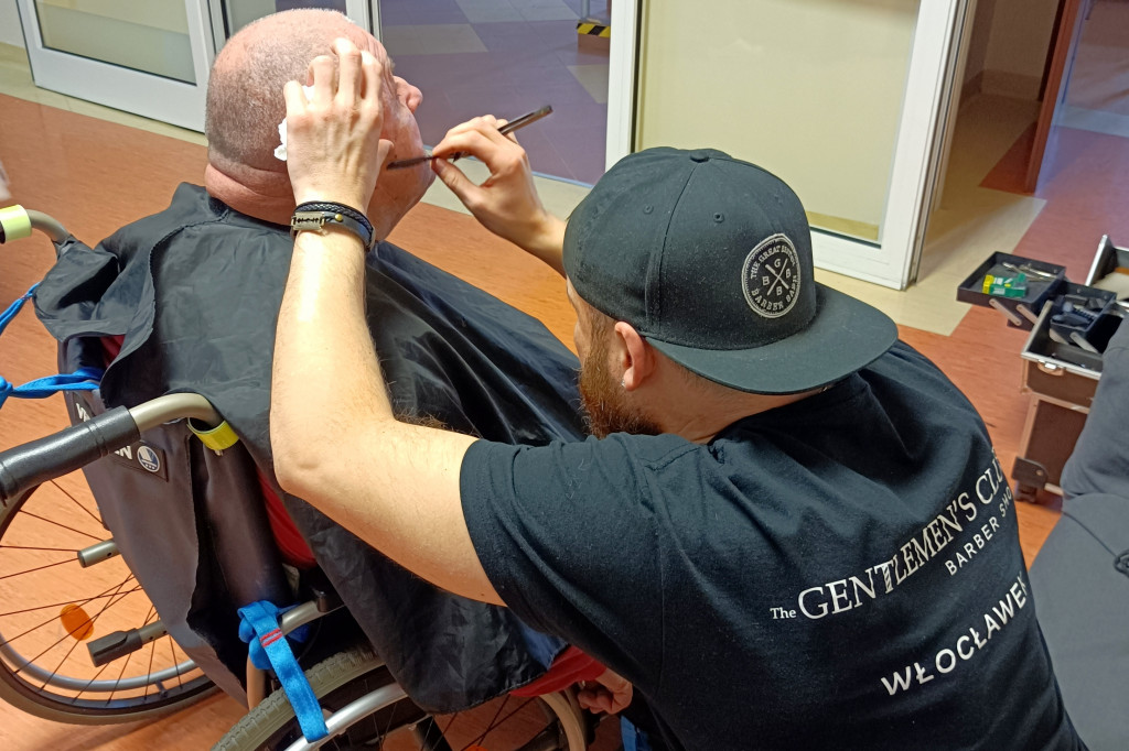 Barber w DPS przy Żeromskiego we Włocławku