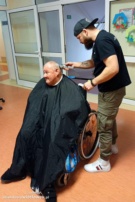 Barber w DPS przy Żeromskiego we Włocławku