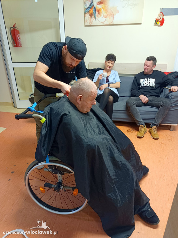 Barber w DPS przy Żeromskiego we Włocławku