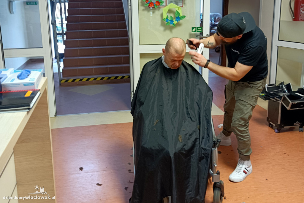 Barber w DPS przy Żeromskiego we Włocławku