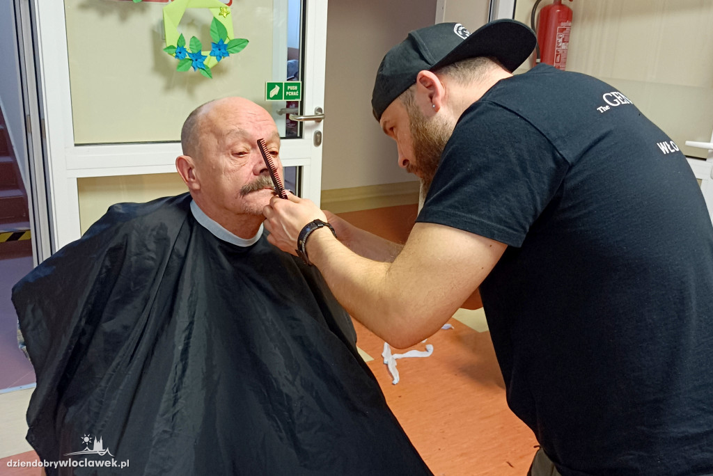 Barber w DPS przy Żeromskiego we Włocławku