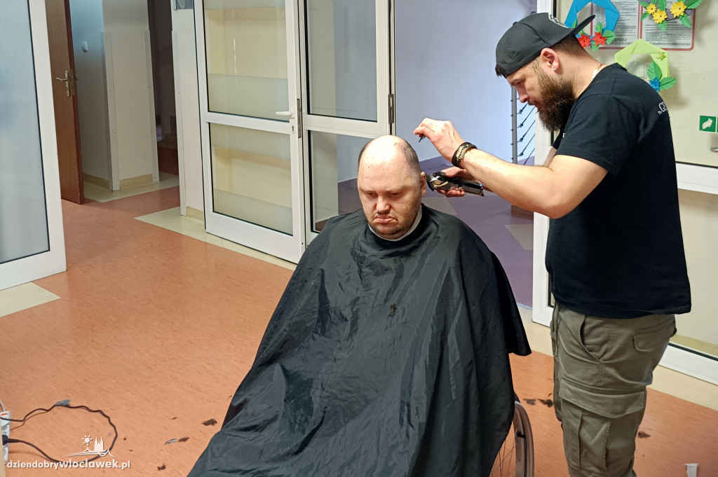 Barber w DPS przy Żeromskiego we Włocławku