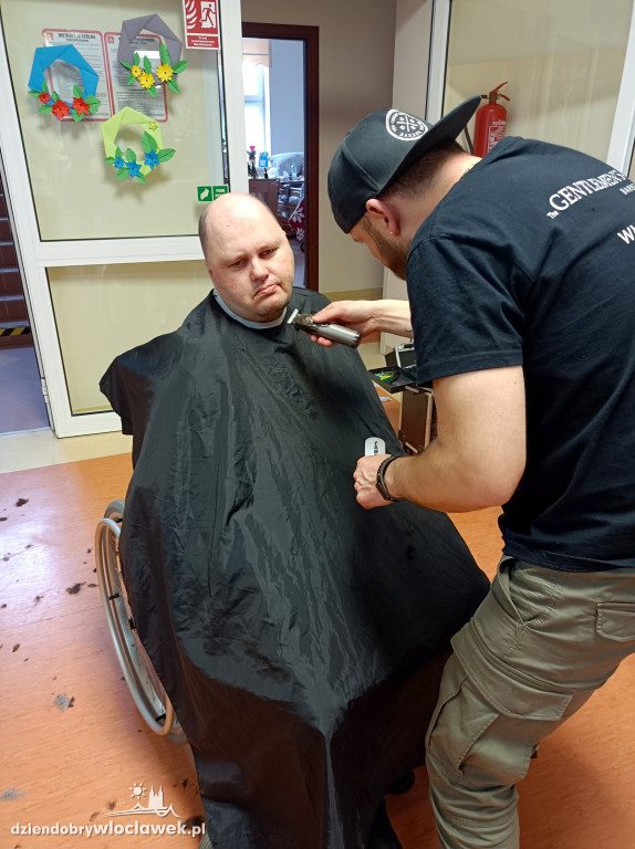 Barber w DPS przy Żeromskiego we Włocławku