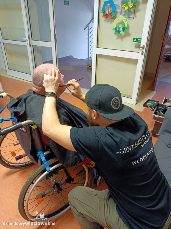 Barber w DPS przy Żeromskiego we Włocławku