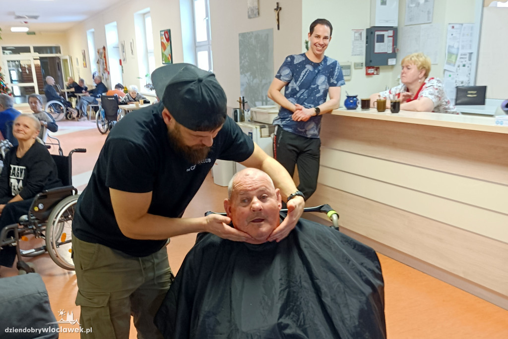 Barber w DPS przy Żeromskiego we Włocławku
