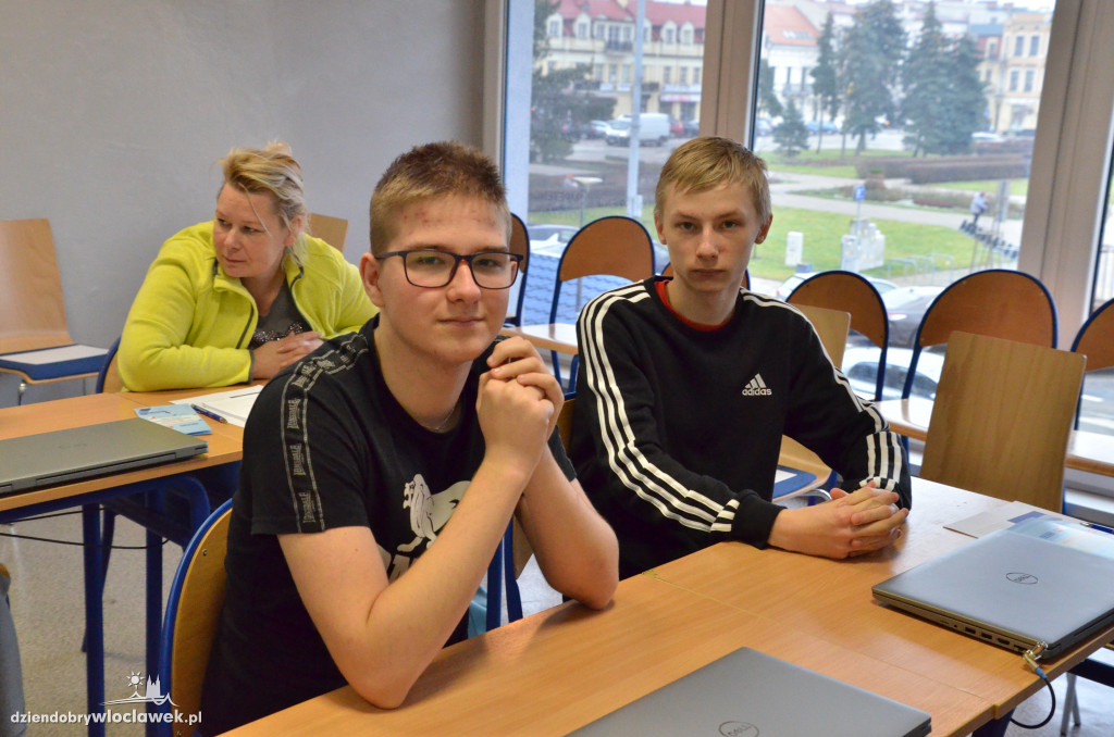 Otwarcie Centrum Programowania Robotów Przemysłowych