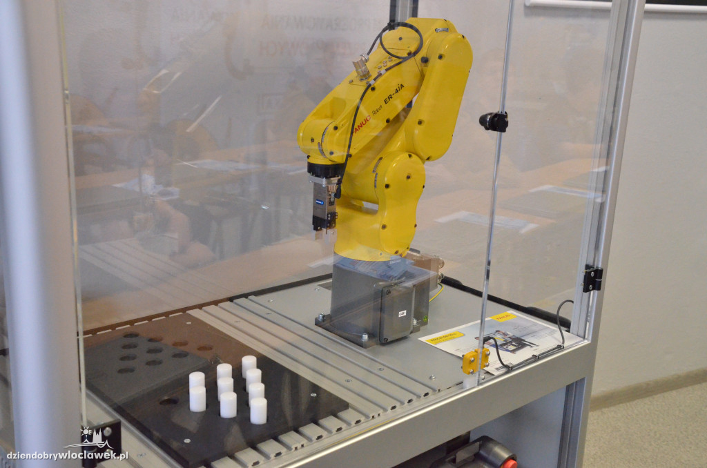 Otwarcie Centrum Programowania Robotów Przemysłowych
