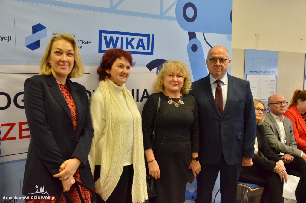 Otwarcie Centrum Programowania Robotów Przemysłowych