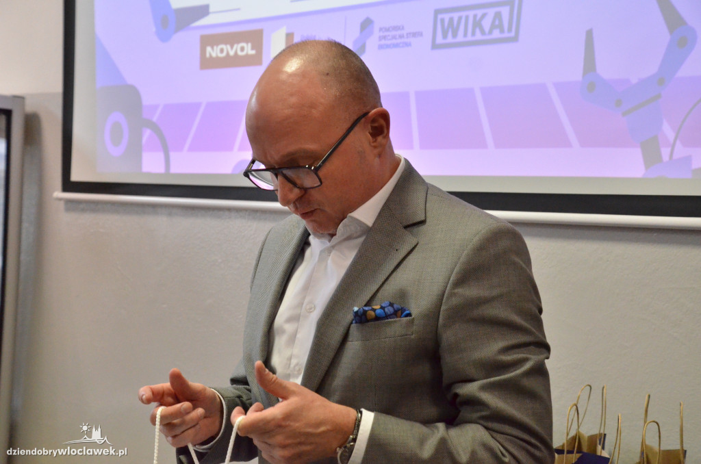Otwarcie Centrum Programowania Robotów Przemysłowych