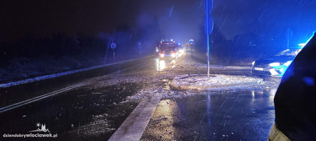 Samochód osobowy zderzył się z ciężarówką