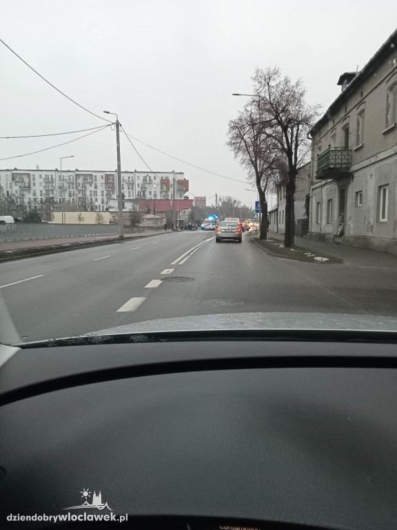 Zderzenie dwóch aut na ul. Kapitulnej