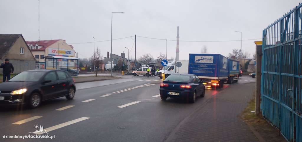 Zderzenie dwóch aut na ul. Kapitulnej