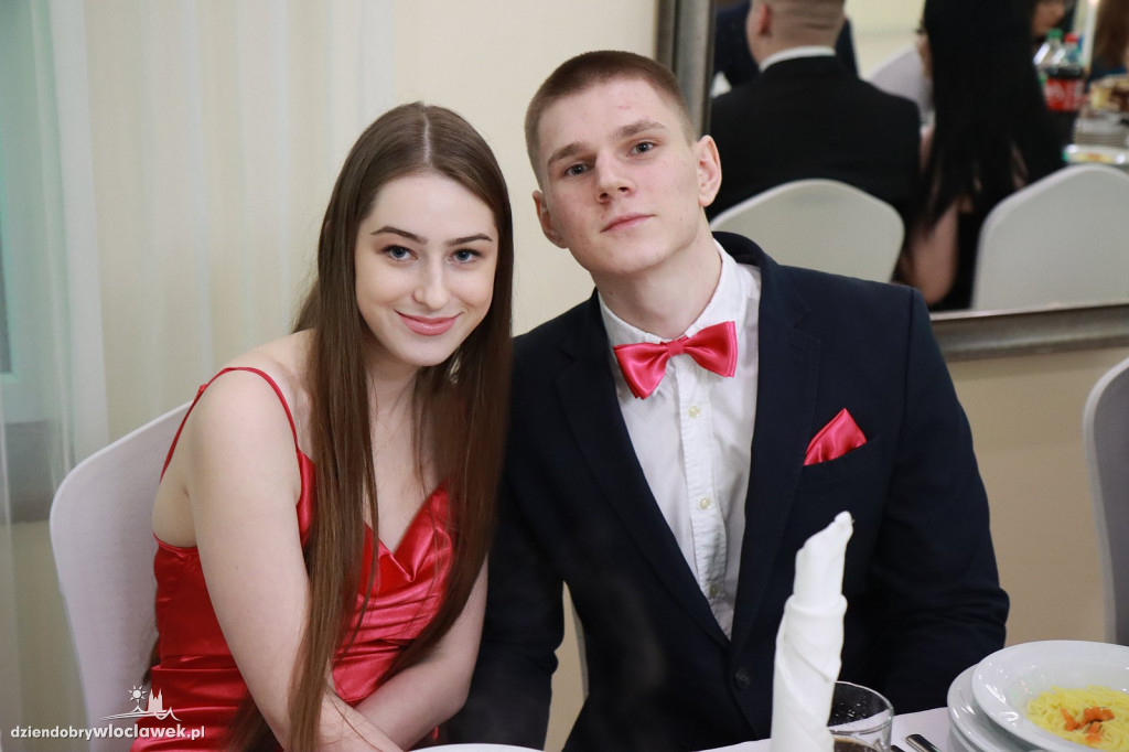 Studniówka: LO Kowal