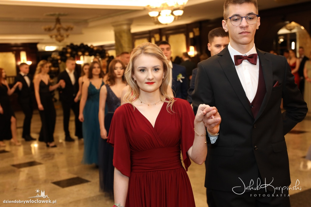 Studniówka: IV LO im. Baczyńskiego