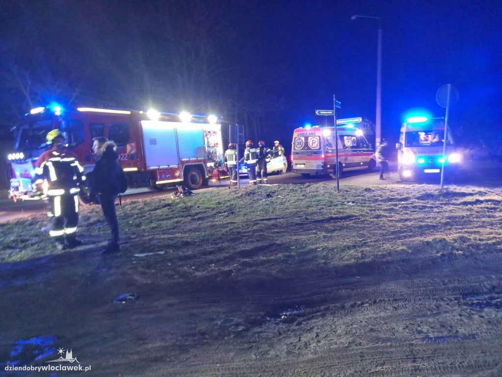 Jedna osoba ranna po wypadku busa pod Brześciem Kuj.