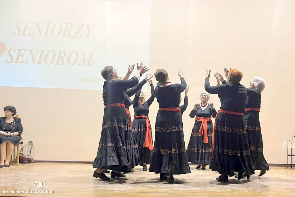 Wieczór artystyczny ,,Seniorzy - Seniorom”