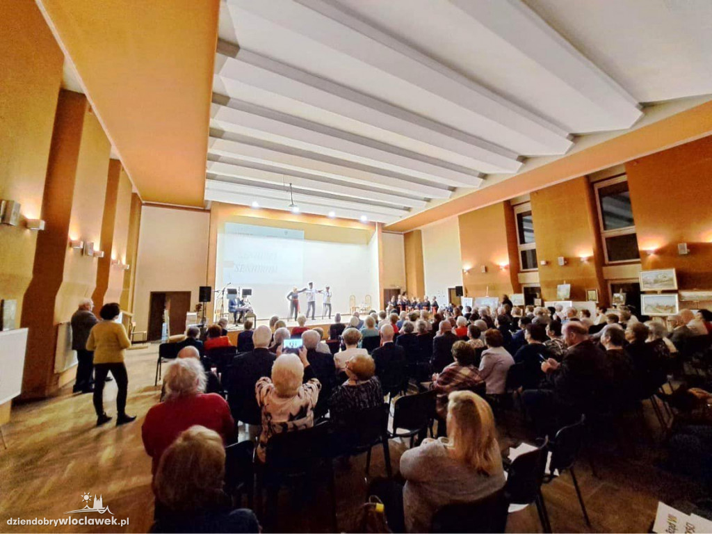 Wieczór artystyczny ,,Seniorzy - Seniorom”