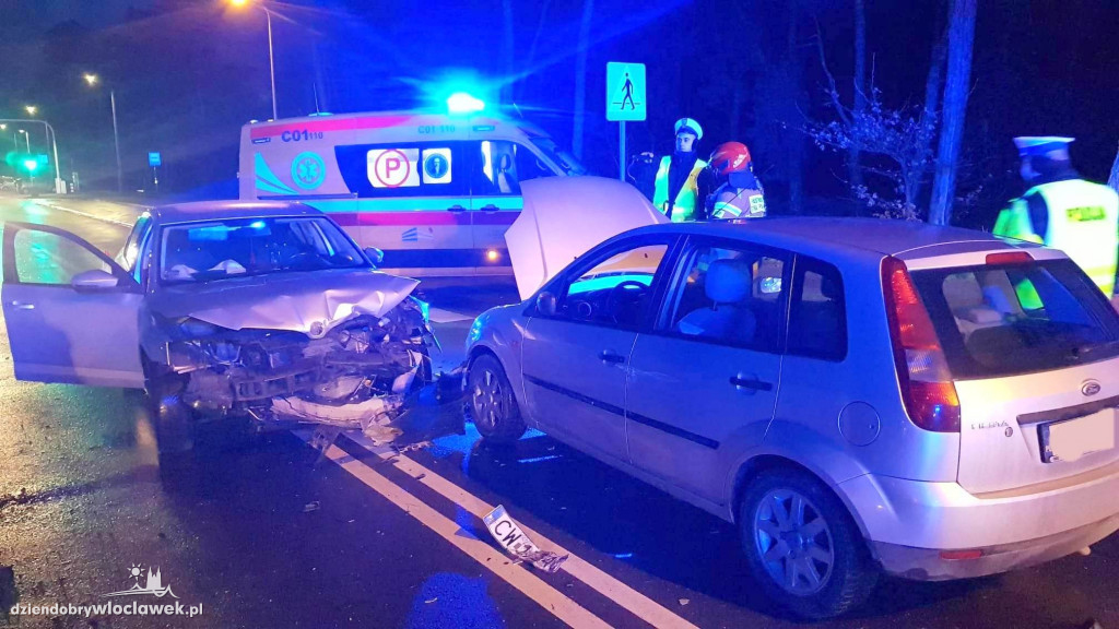 Kolizja w udziałem 3 pojazdów na Wienieckiej