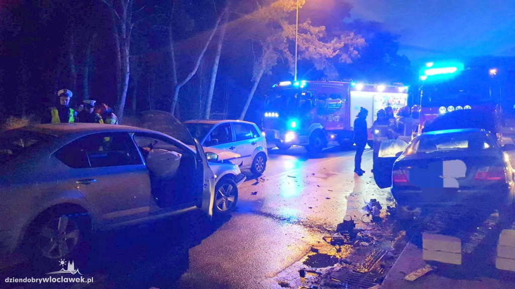 Kolizja w udziałem 3 pojazdów na Wienieckiej