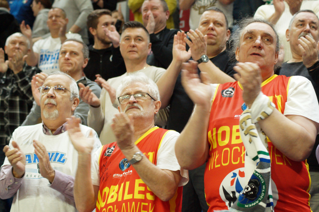 Kibice na mecz Anwil vs CSM CSU Oradea