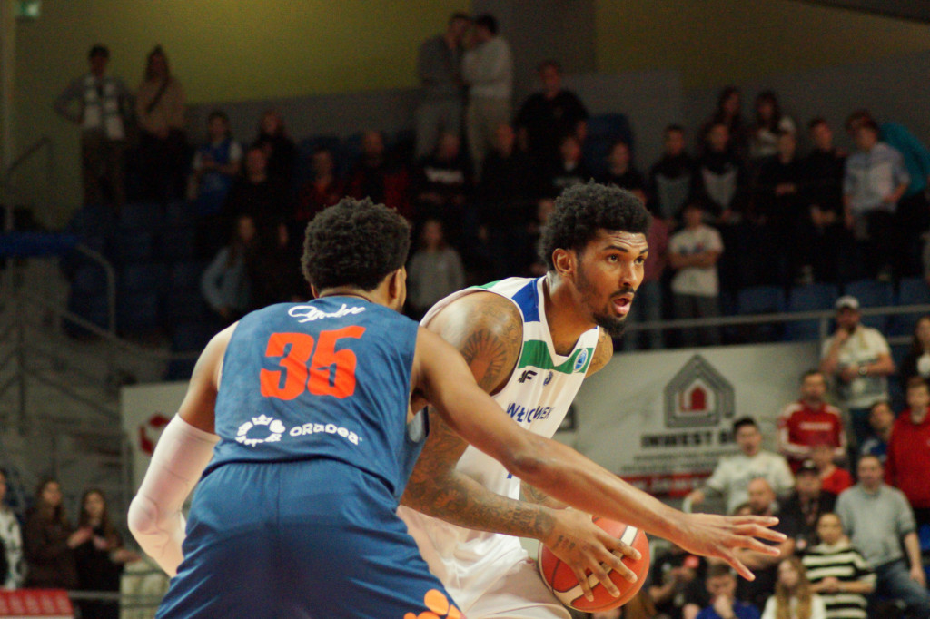 Anwil Włocławek - CSM CSU Oradea [74:66]