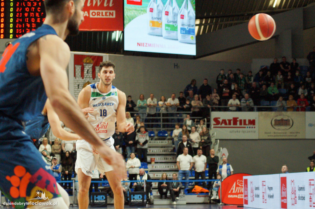 Anwil Włocławek - CSM CSU Oradea [74:66]