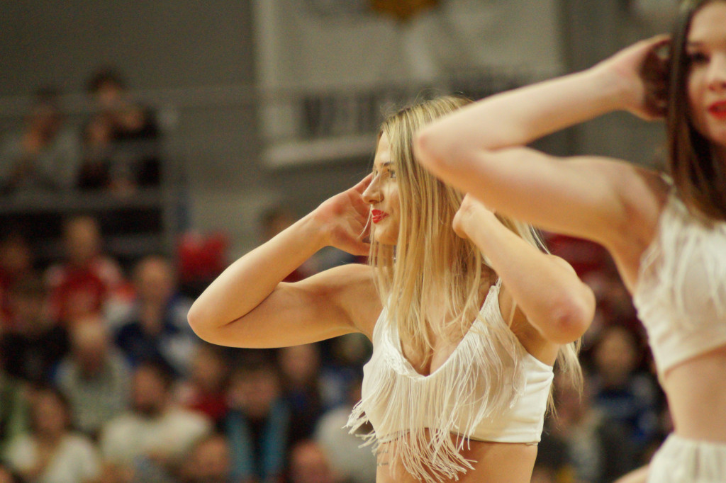 Cheerleaderki na meczu Anwil - Oradea