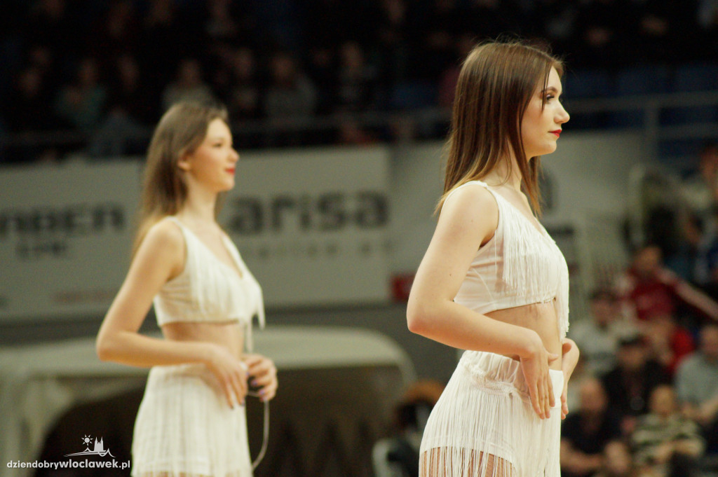 Cheerleaderki na meczu Anwil - Oradea