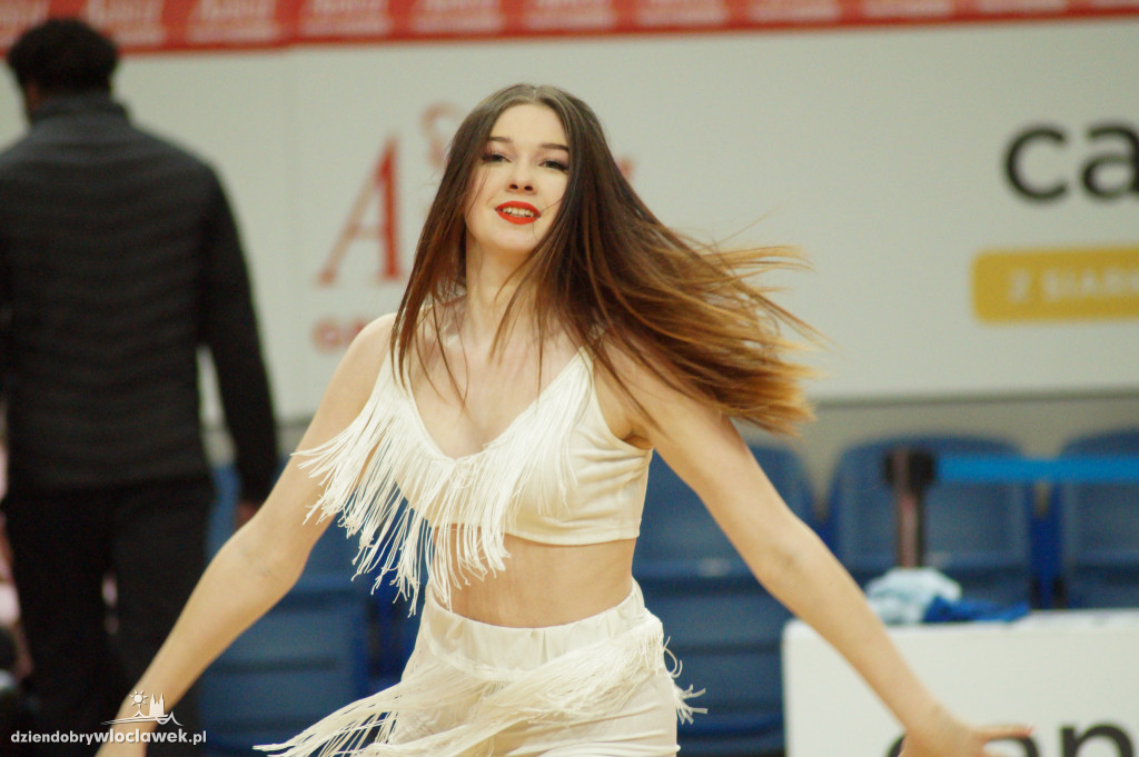 Cheerleaderki na meczu Anwil - Oradea