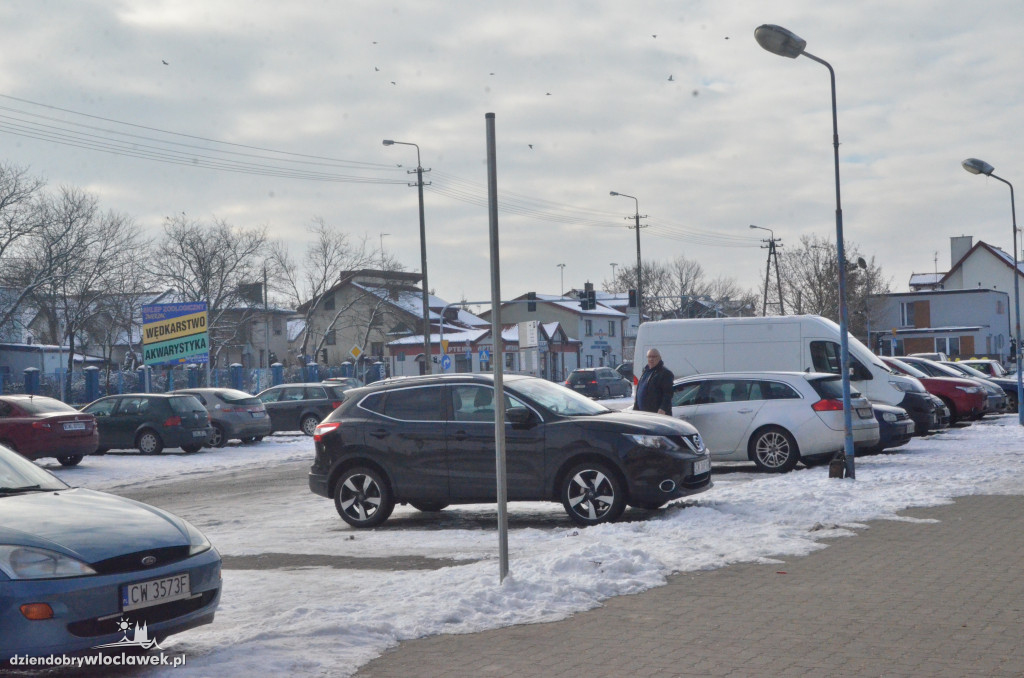 Kolejny sklep ma parkomaty