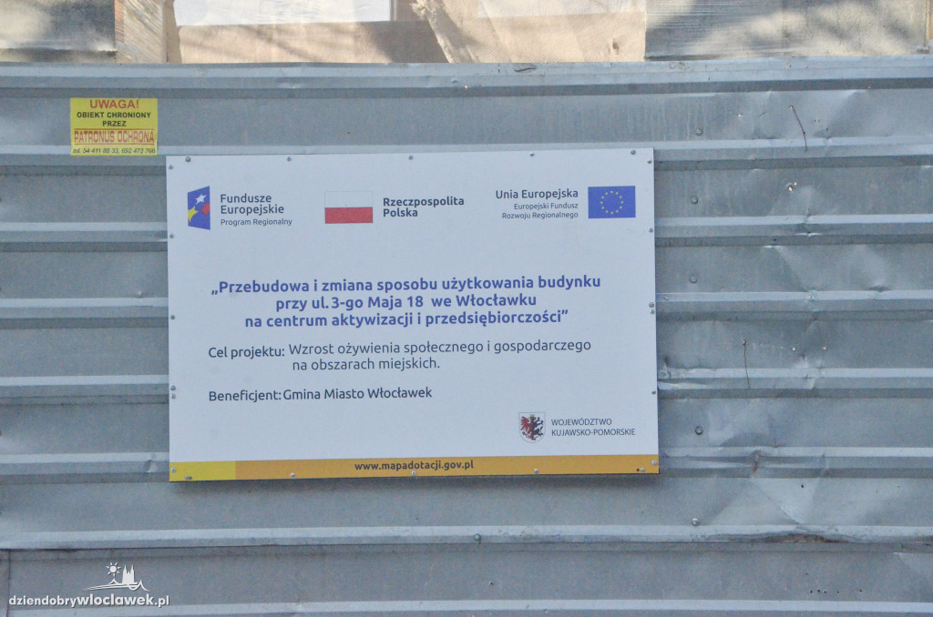 Rozbiórka frontu kamienicy przy 3 Maja 18