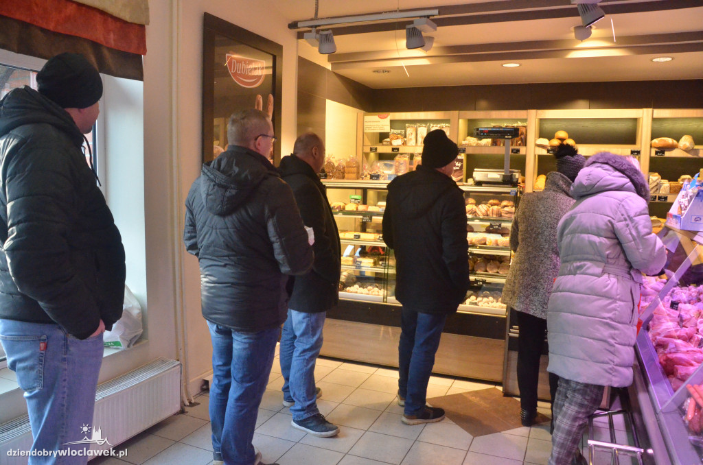 Włocławianie kupują pączki na Tłusty Czwartek