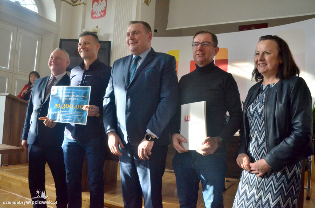 Kluby sportowe z dotacjami z budżetu powiatu