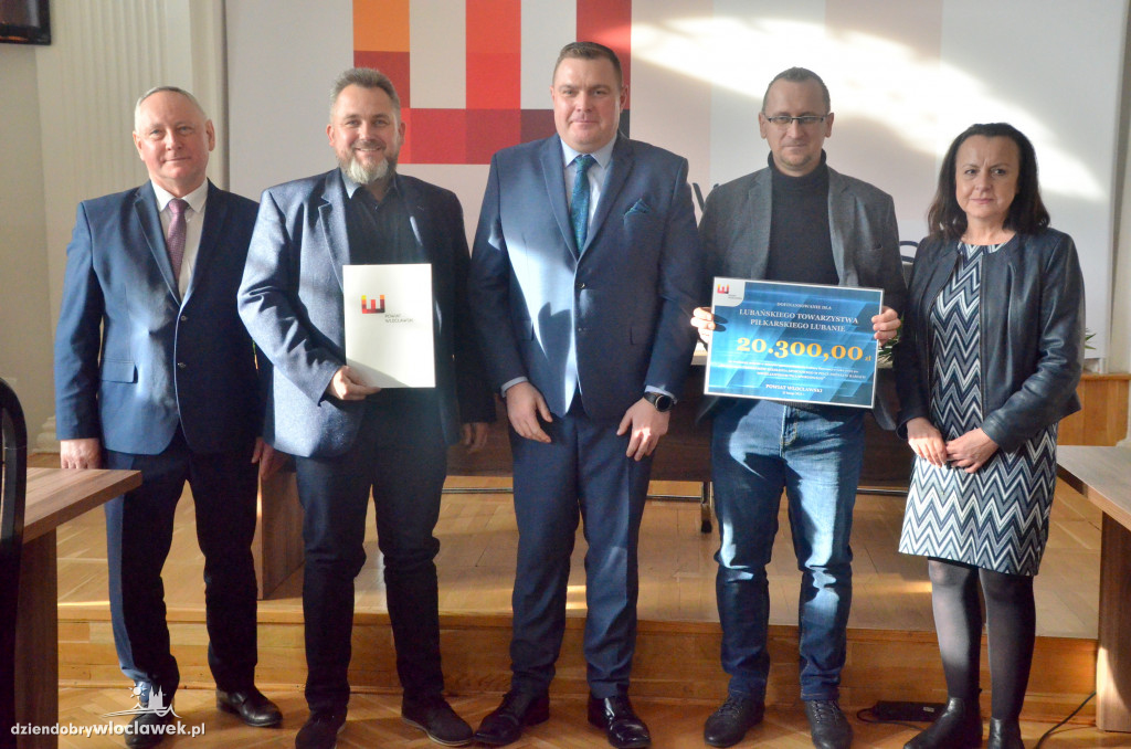 Kluby sportowe z dotacjami z budżetu powiatu