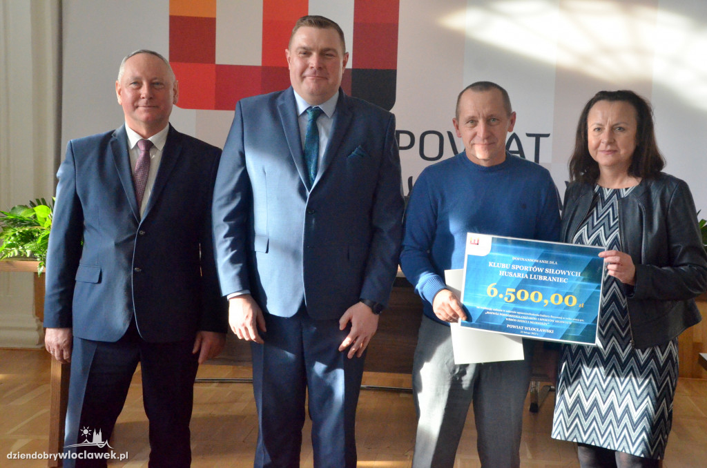 Kluby sportowe z dotacjami z budżetu powiatu