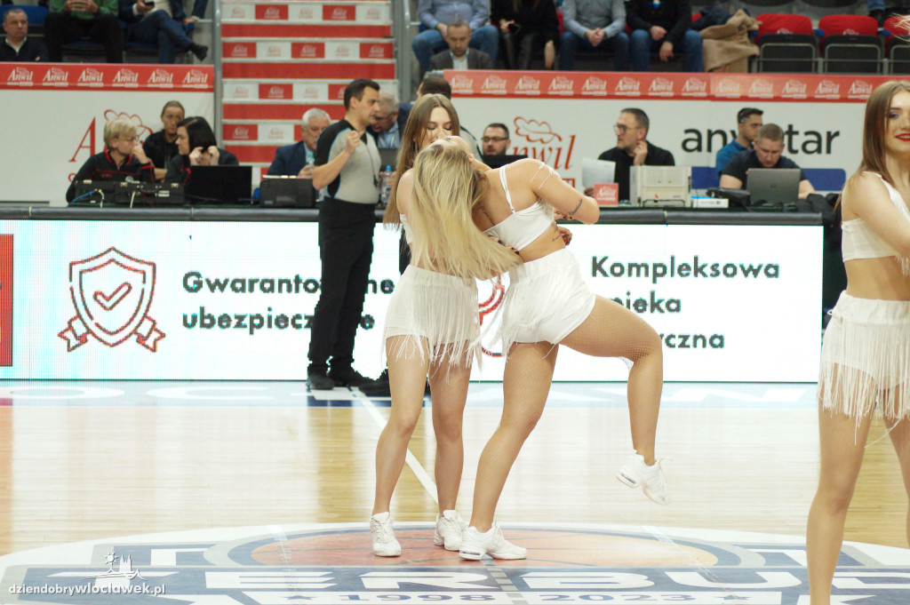 Cheerleaderki na meczu Anwil vs Gaziantep