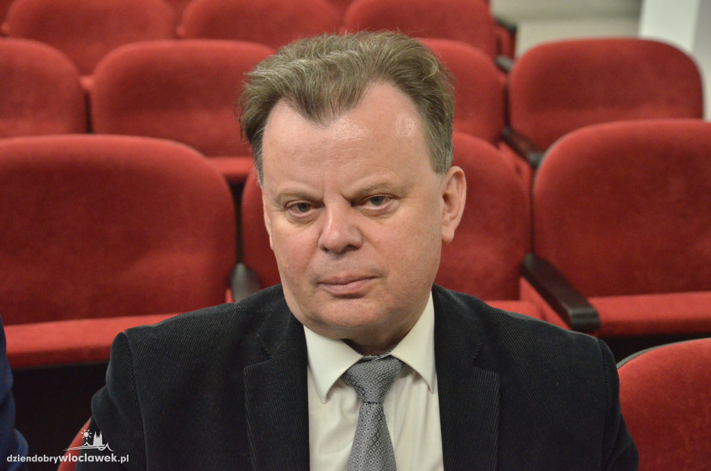 Samorządowcy z regionu dostali czeki na drogi