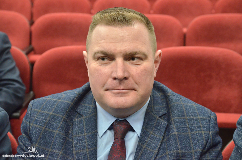 Samorządowcy z regionu dostali czeki na drogi