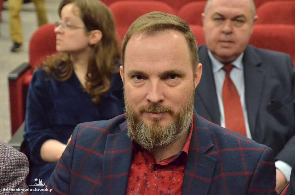 Samorządowcy z regionu dostali czeki na drogi