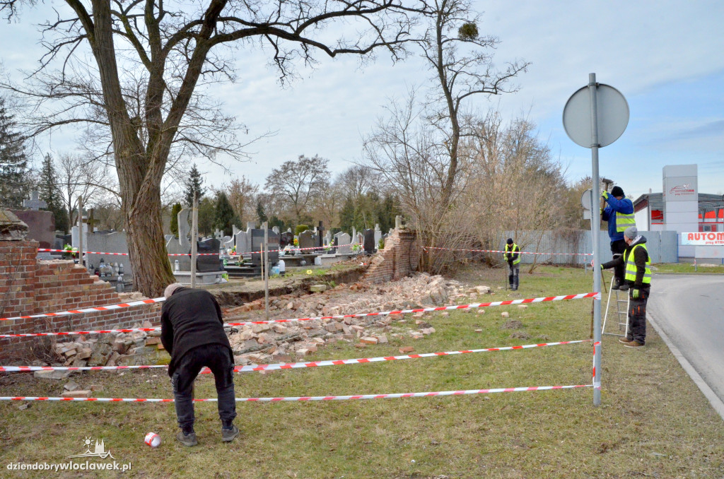 Zawalił się mur cmentarza