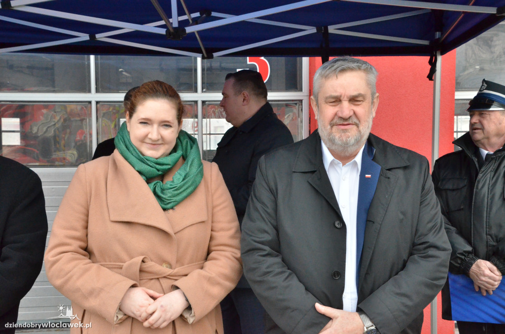 Cztery nowe wozy dla strażaków z Włocławka