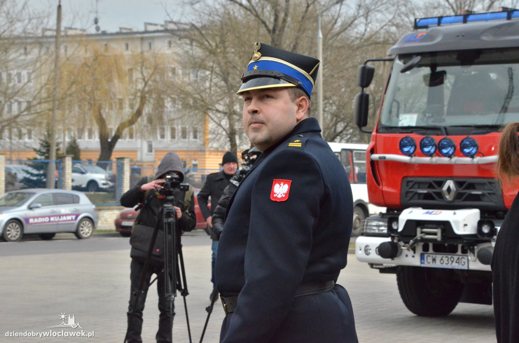 Cztery nowe wozy dla strażaków z Włocławka