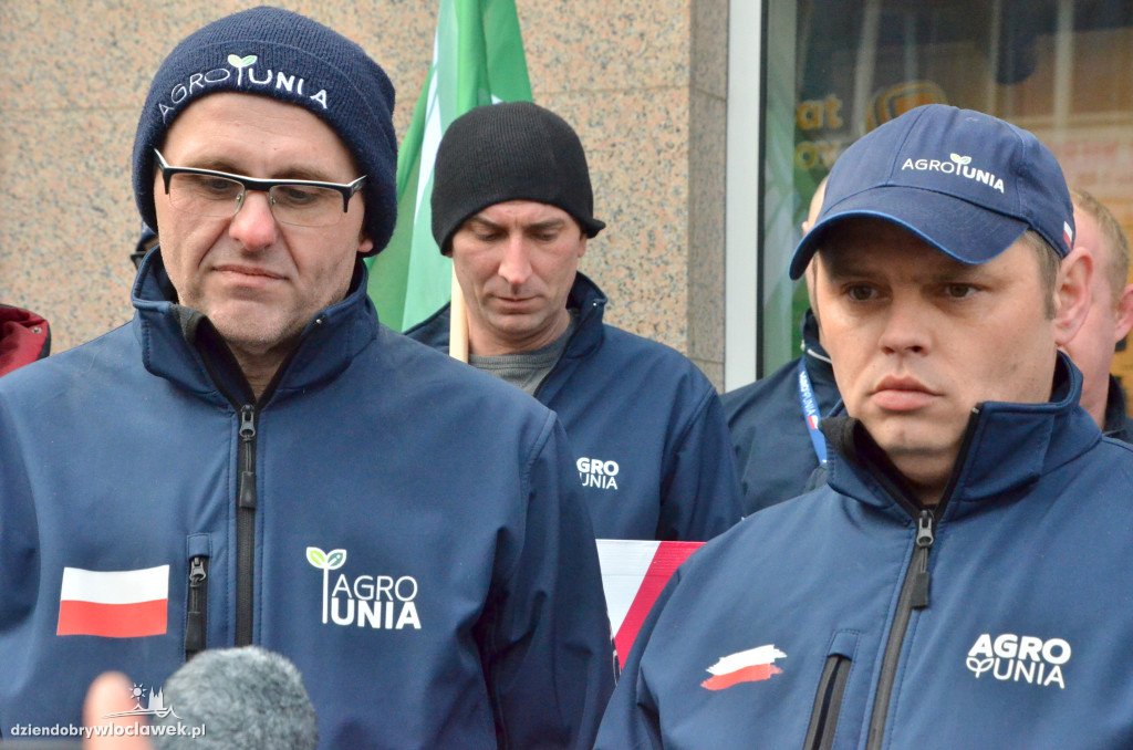 Protest Agrounii przed biurem Gembickiej